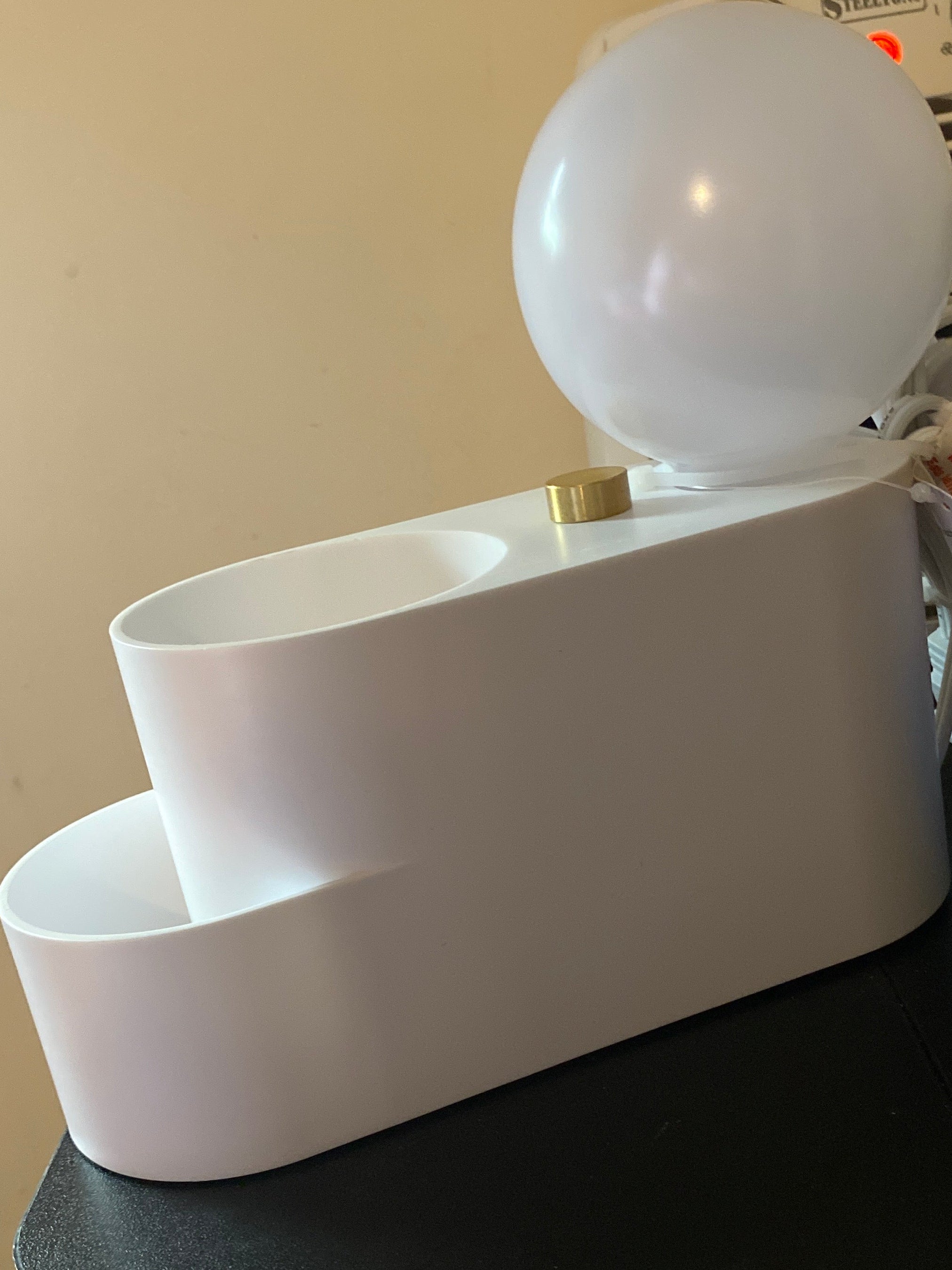 Desk lamp organizer